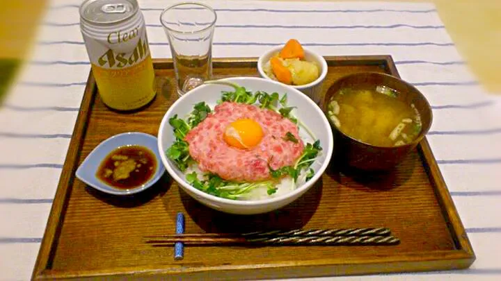 Snapdishの料理写真:マグロの叩きﾕｯｹ丼♪(*´∀｀)|Akane  Takahashiさん