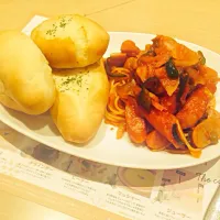 Snapdishの料理写真:ナポリタン＆オニオンブレッド|Kazumi Tsudaさん