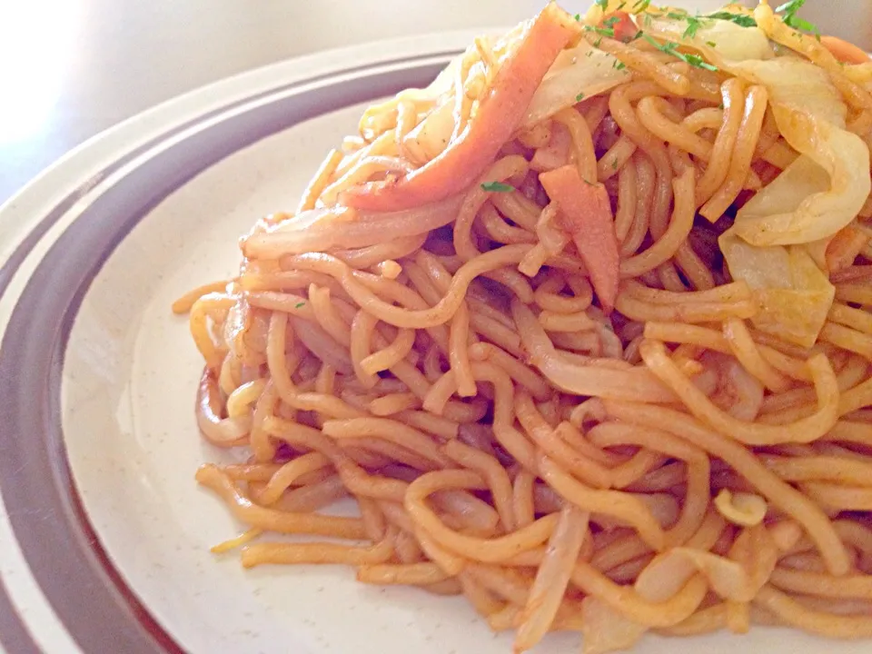 焼きそばでさんでーぶらんち🍚🍚|かずみさん