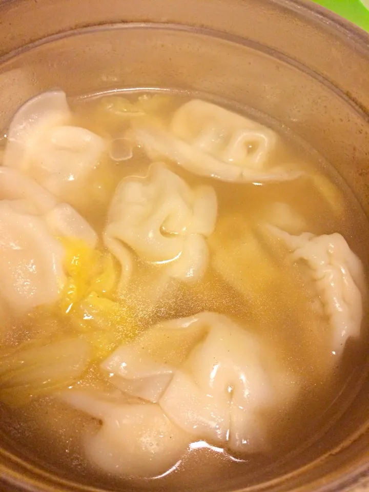 Snapdishの料理写真:Dumpling soup|Daphnefroggy©さん