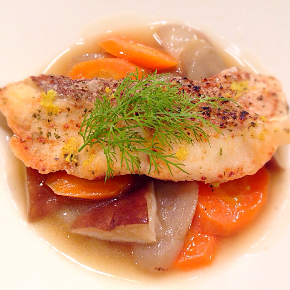 真鯛のポアレ🐟根菜スープ仕立て   柚子の香り🍋