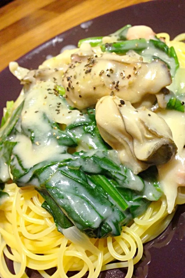 Snapdishの料理写真:牡蠣とほうれん草のクリームパスタ|nonkoさん