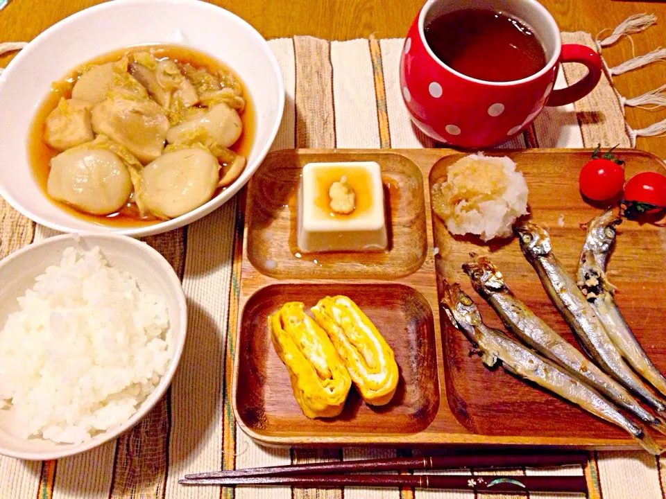 焼ししゃも、だし巻き卵、冷奴、餅団子と野菜の煮物|sayaさん