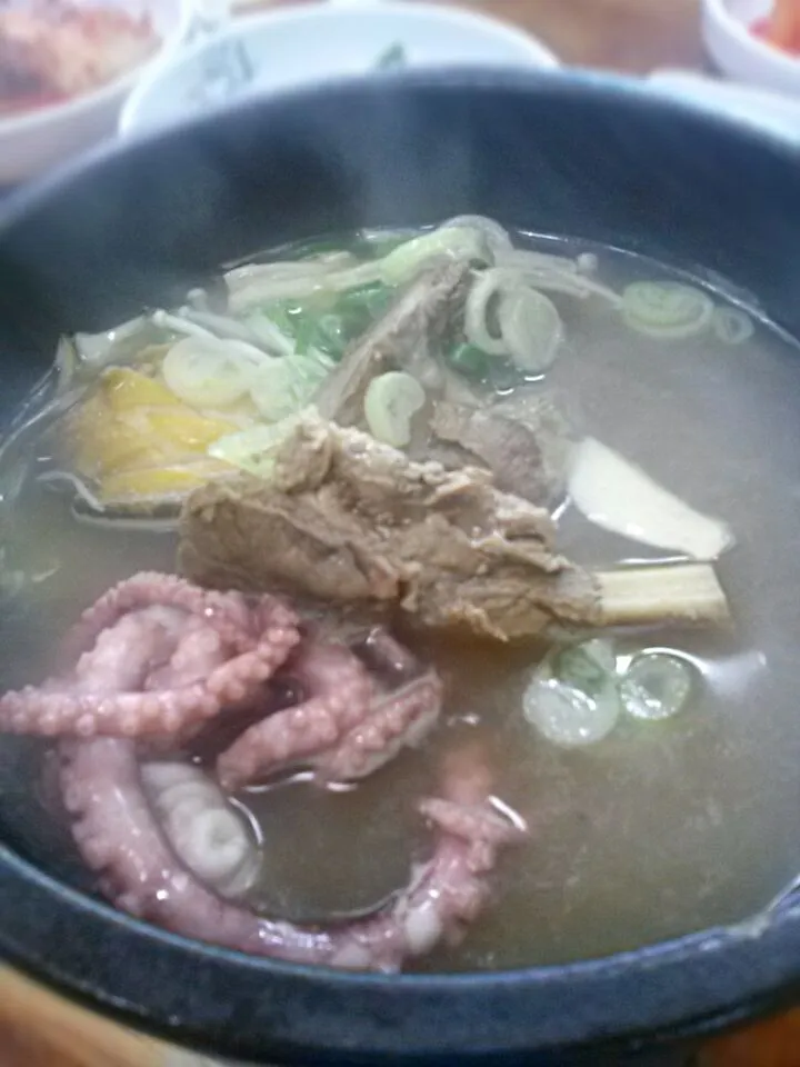 Korean style rib,small octopus and abalone stew|샤또 마고さん