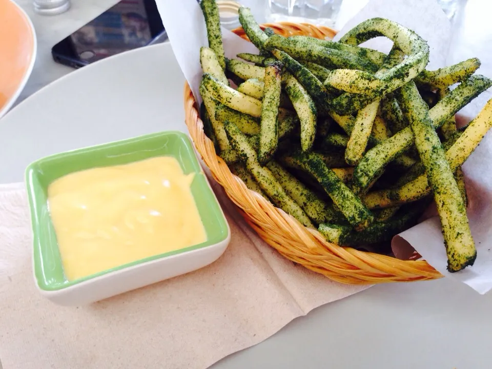 Seaweed fries cheese dip|Lauraさん