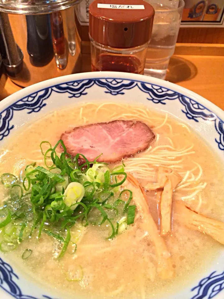 ランチは、福十八のラーメン。土曜日まで、替え玉無料！ 内緒で出してくれた「塩だれ」が、「いいね！」|Takashi H.さん