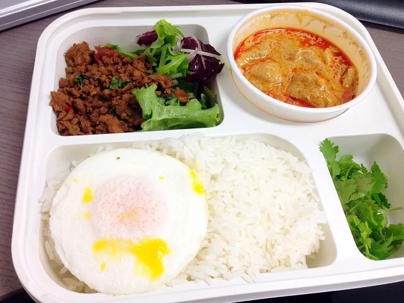 Gapao and Matsaman Curry takeout|chan mitsuさん