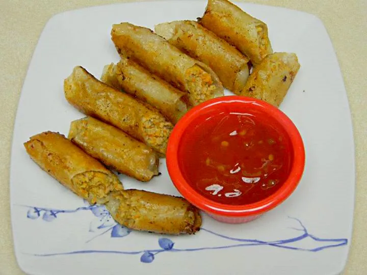 Snapdishの料理写真:Famous Lumpia.. Pinoys egg roll..|Ayel Santellaさん