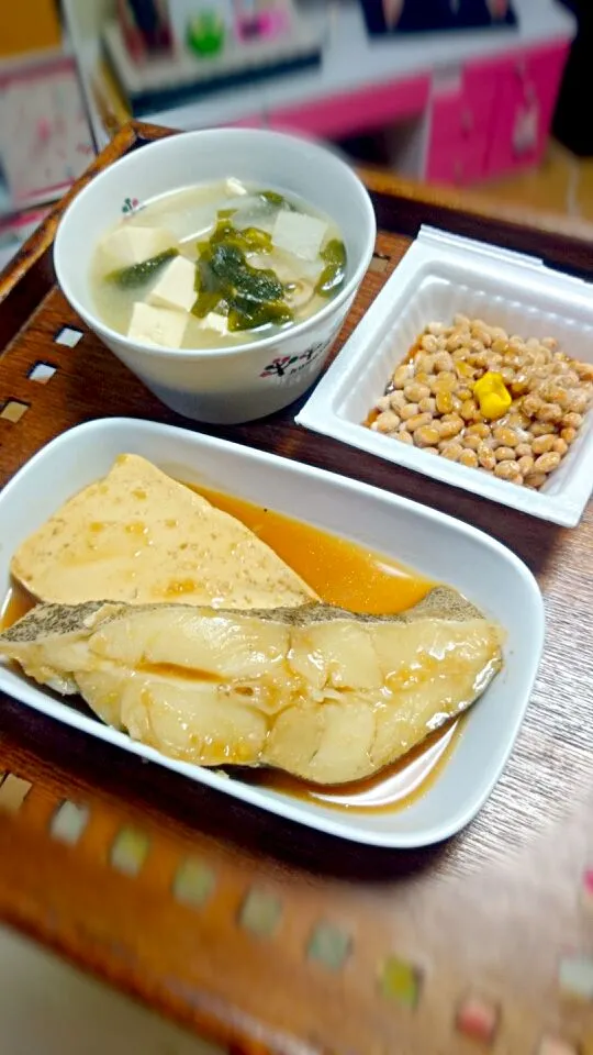 煮魚（銀ムツ、豆腐）
味噌汁（蓮根、豆腐、大根、わかめ、えのき、薄揚げ）
納得|HANAさん