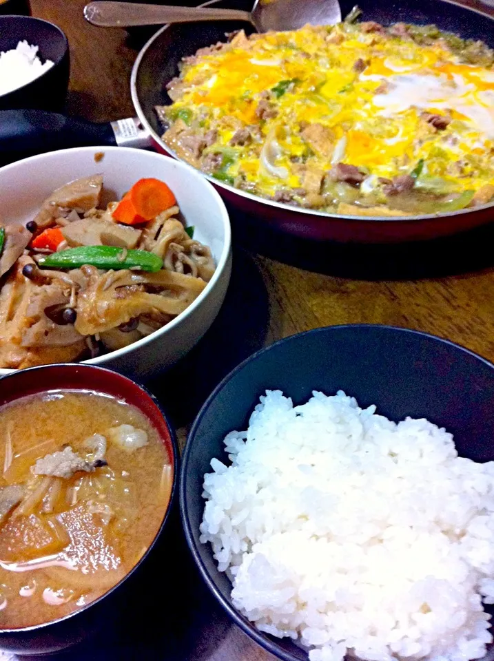 キツネとブタさんと、キャベツゥの丼…腹ペコ三兄弟の晩飯。テーマゎ、バランス😆|いよこ🍻さん