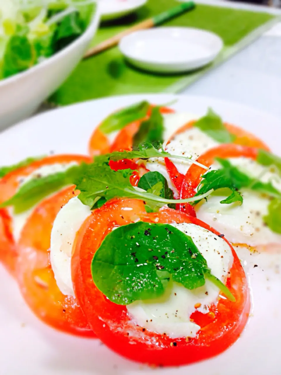 My very own mozzarella tomato in olive oil salad... ansarap grabeeehhh|Rowena Diazさん