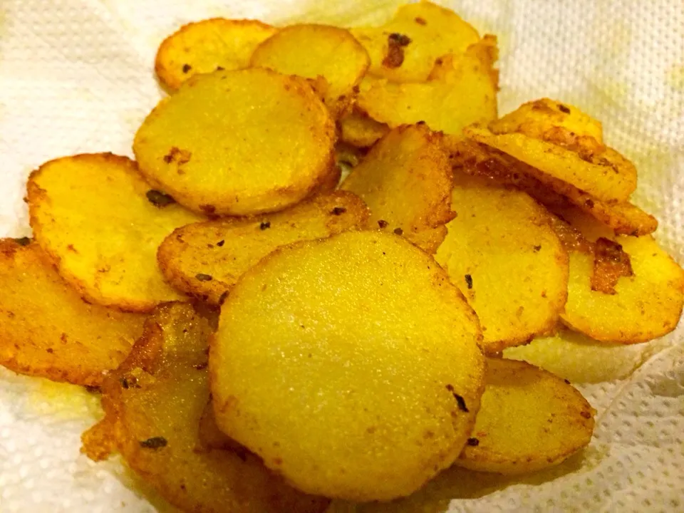 Snapdishの料理写真:Mixed Herb Potatoes|Ismahan Khanさん