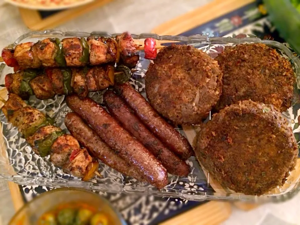 Grilled Beef Mixed Spice Sausages, Grilled Mixed Spice Chicken, Grilled Homemade Beef Patties.|Ismahan Khanさん