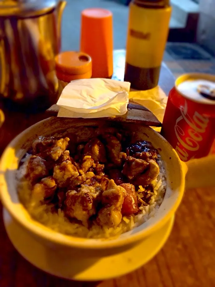 Snapdishの料理写真:Traditional roasted pot rice with pork ribs & air dried sausage 臘腸排骨煲仔飯|Mak Toniさん