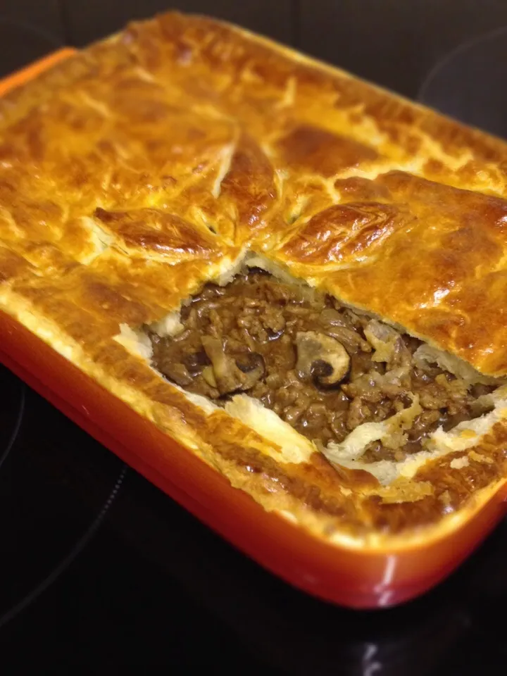 Beef and Mushroom Pie|Steve Pountneyさん