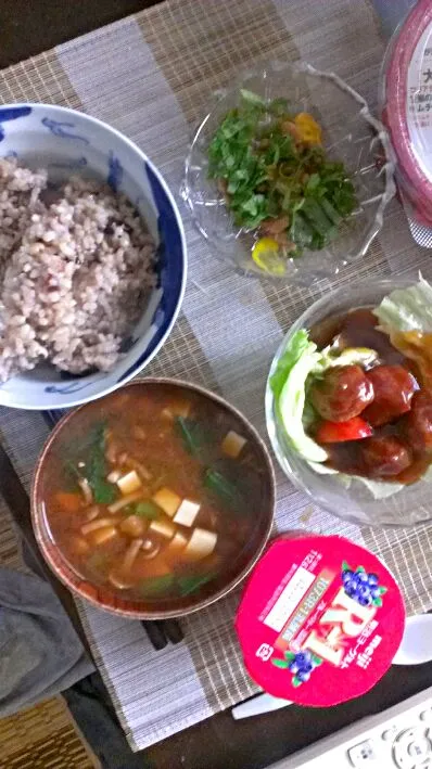 肉だんご&納豆&なめこと小松菜と豆腐の味噌汁|まぐろさん