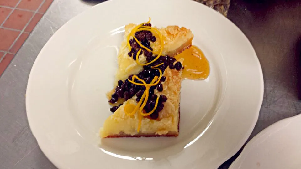 gooey butter cake topped with liquor infused currants and orange zest|Jacki Carterさん