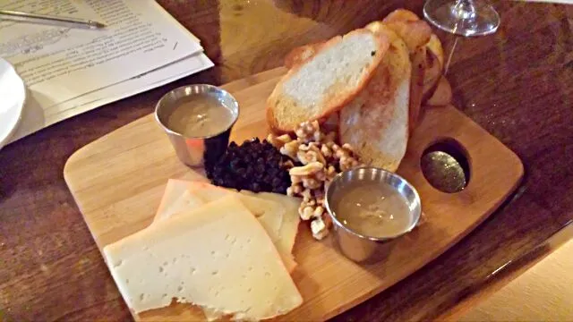 soaked manchego duck liver patê homemade bread currants and walnuts|Jacki Carterさん