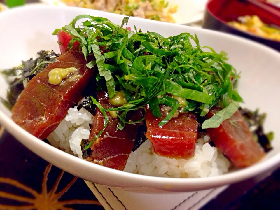 Snapdishの料理写真:本マグロで漬け丼|esezabethさん