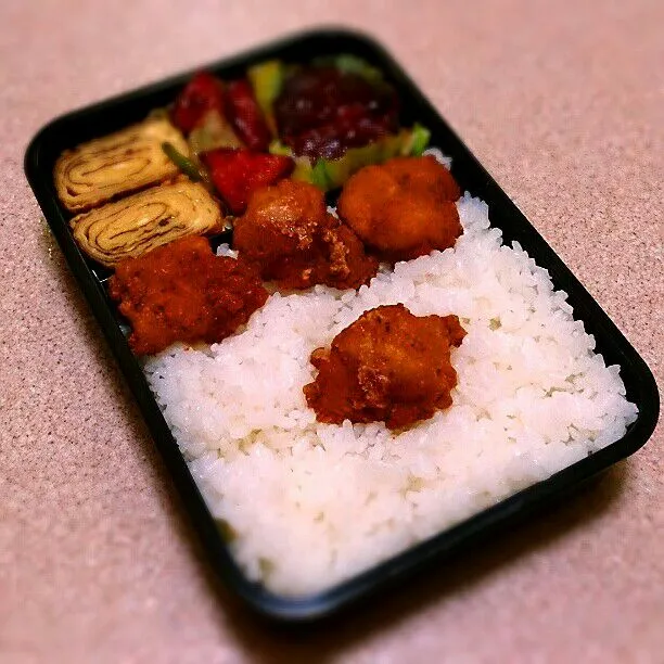 今日のお弁当〜(*´∀｀*)
◎玉子焼き
◎ピーマン玉ねぎ厚切りハム炒め
◎ハンバーグ
◎唐揚げ♥

明日から出張…(T_T)
新居で１人…(￣▽￣;)寂しすぐる…(T_T)|Ryo-koさん