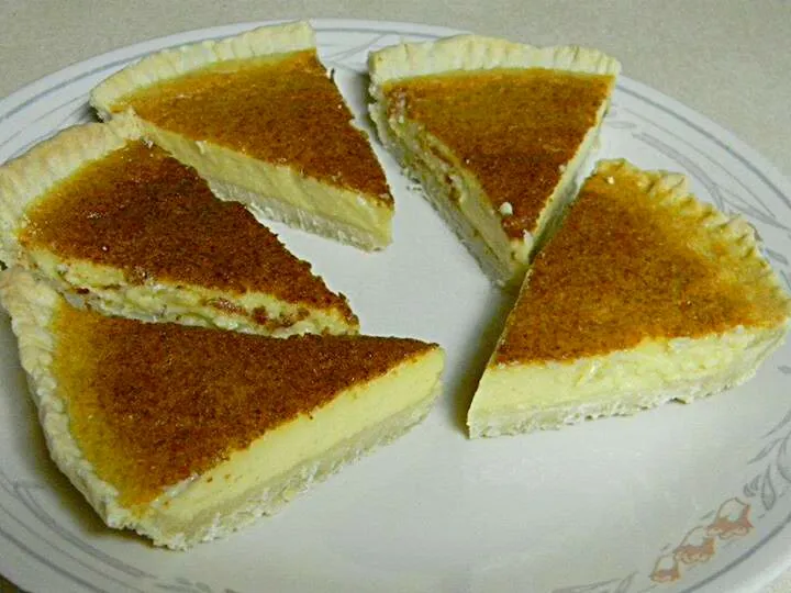 my very own Egg Pie ( custard pie)..|Ayel Santellaさん