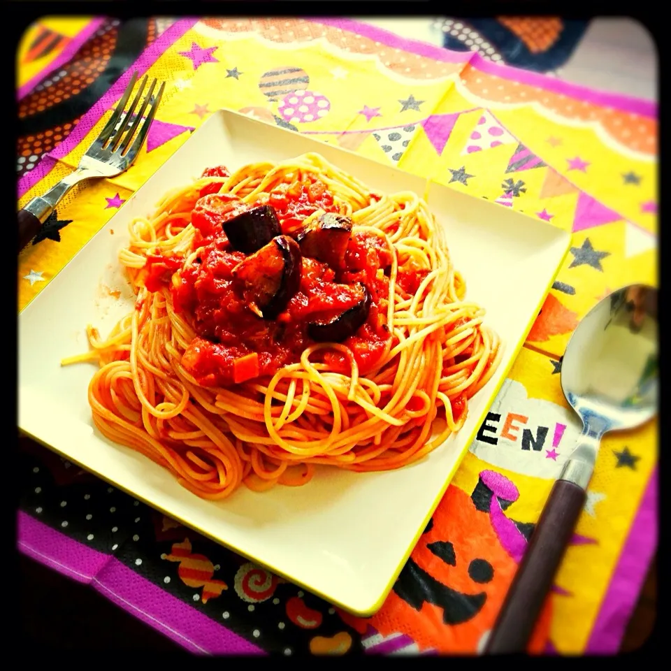 Tuna- egg plant tomato spaghetti|Madeleineさん