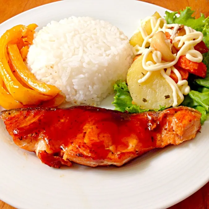 Dinner- Grilled Salmon, Roasted Bell Peppers & Root Vegetables|Karen Leeさん