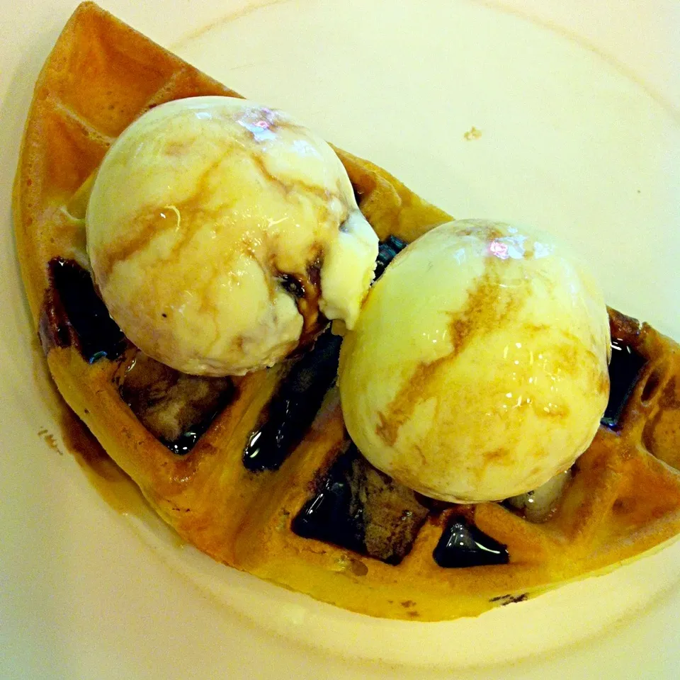 🍫chocolate waffle with vanilla ice-cream🍦|꒰✾꒱˚°꒰ben꒱°˚꒰✾꒱さん