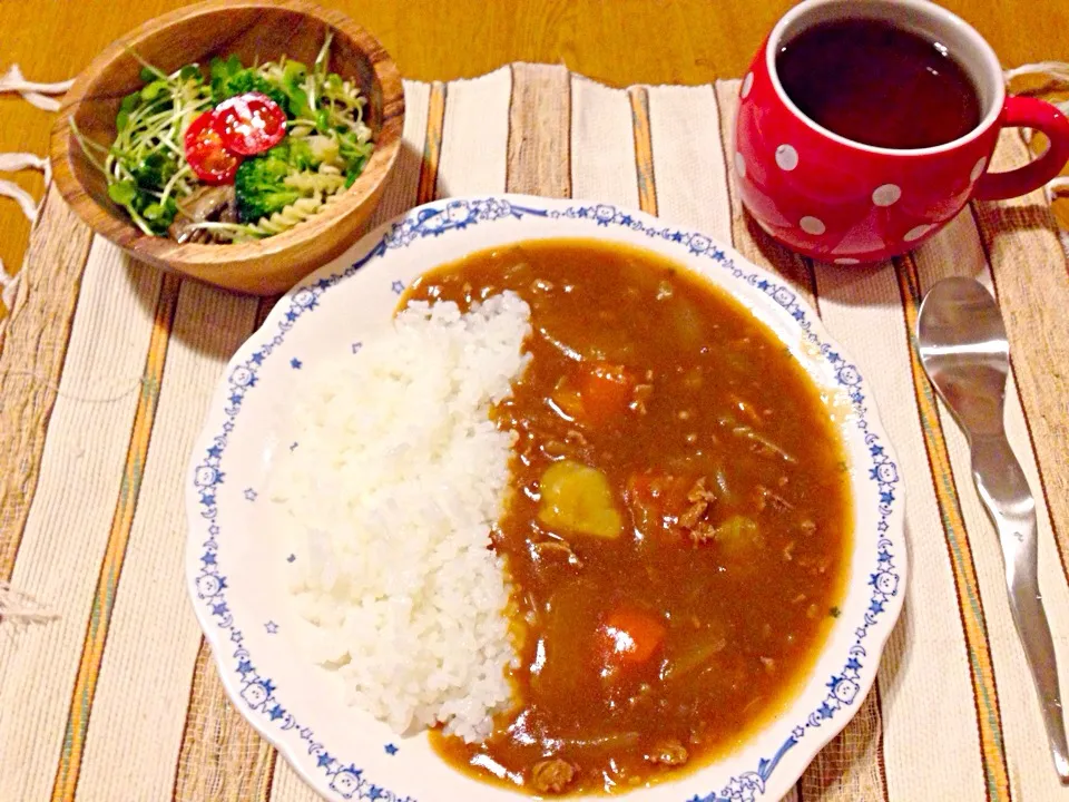 カレーライス、マカロニと温野菜のサラダ|sayaさん