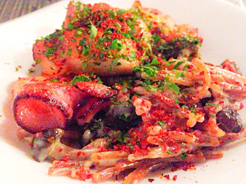 Spanish octopus with mushroom and noodle paella|sgさん