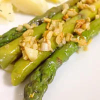 Sautéed garlic asparagus|Ash Maxwellさん