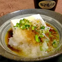 Snapdishの料理写真:かぼす醤油の湯豆腐＊しらす大根おろしがけ|joychanさん