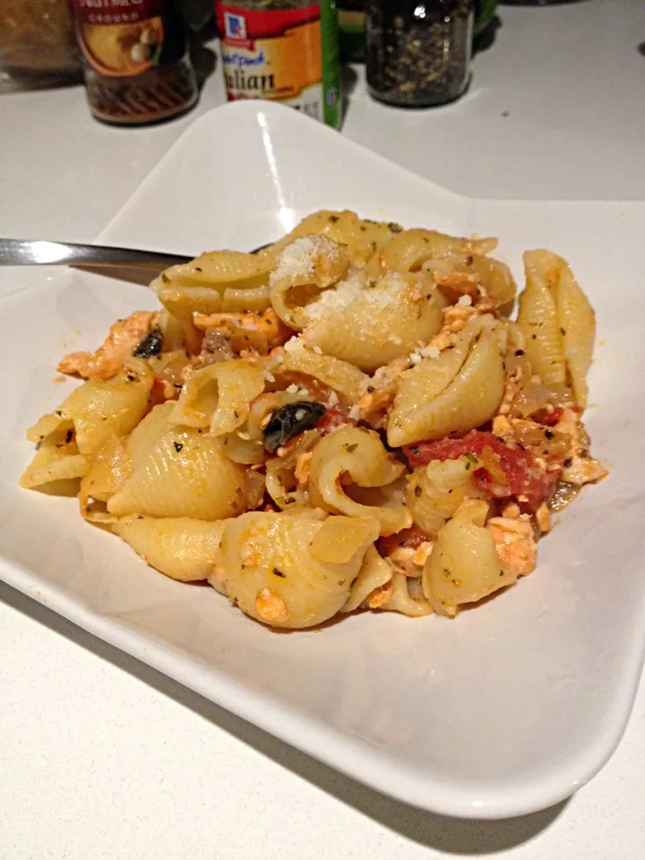 Salmon Fra Diavolo w Pasta Shells|Aliceさん