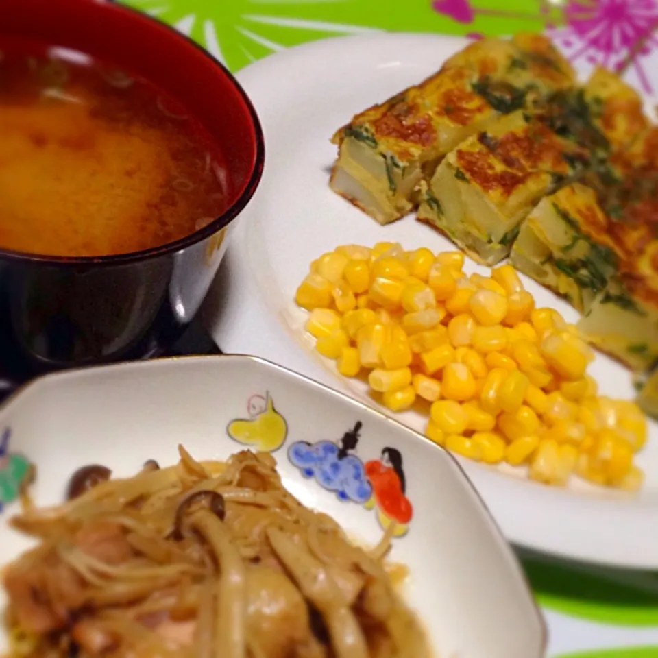 Snapdishの料理写真:Messy Tray ... Mix & Match dishes from around the world!|H3L1DAさん