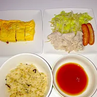 ツナと塩昆布の炊き込みご飯、温野菜、納豆入り卵焼き|uooさん