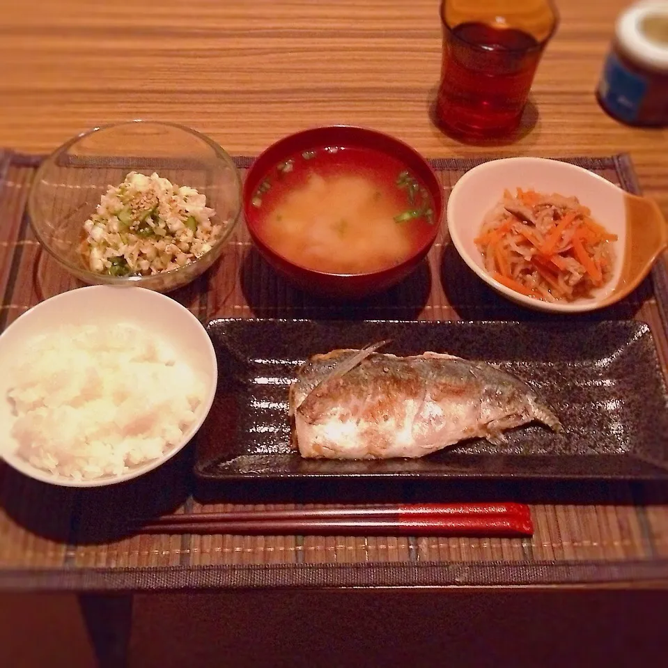 鯵の塩焼き、切り干し大根の煮物、白菜ときゅうりのサラダ|はるさん