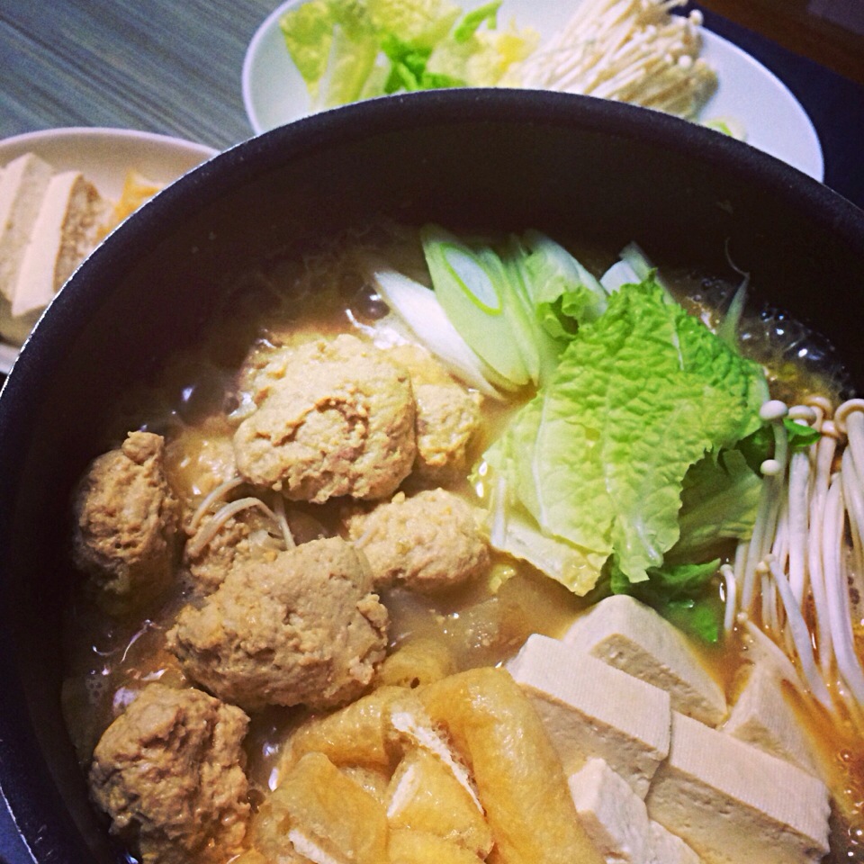 鶏団子と牛蒡の味噌鍋 合わせたのはルイスフェリペエドワーズ赤580円 はる Snapdish スナップディッシュ Id Bunr1a