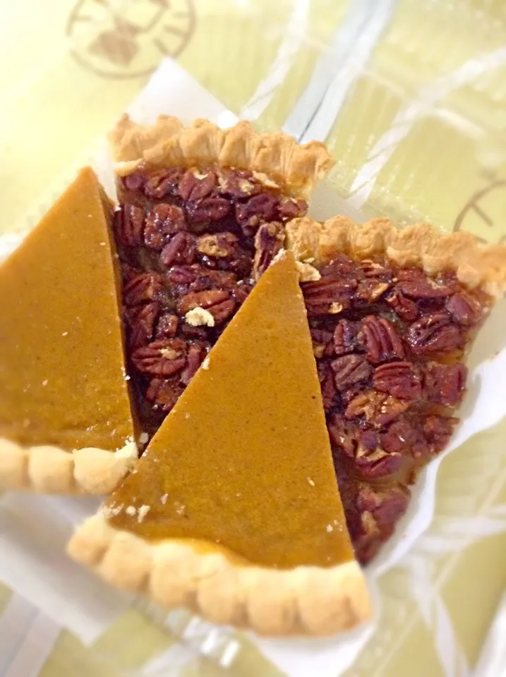 ThaNksGiVinG TreAtS!! PeCaN anD SwEeT PoTaTo PiE.. HaPpY TiMeS!!|GeMzKiTchさん