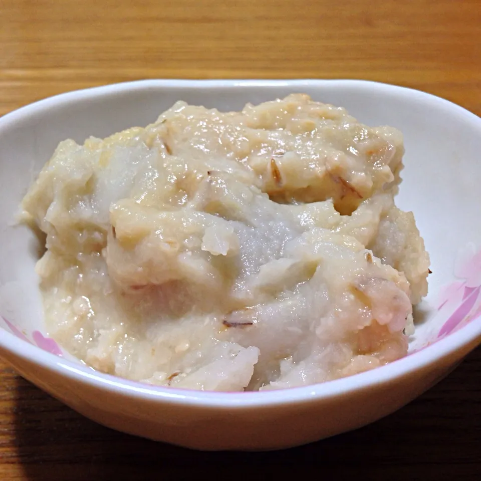 【今夜のウチご飯】チキンナゲット，サラダ，里芋の煮っころがし，白菜とソーセージのクリームスープ，新米ごはん。先日買った里芋の親芋が登場（≧∇≦）とろとろでうまうまで，寒い夜がほっこり〜。|takuya KAWANOさん