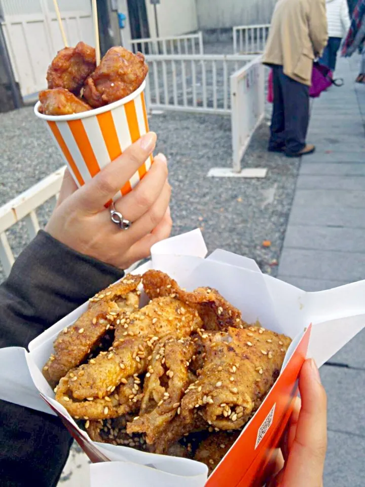 Snapdishの料理写真:おかげ横丁の鳥からと鶏皮|舞さん