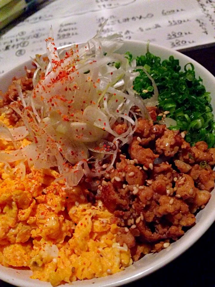 三色そぼろ丼|⁂G.O.U⁂さん