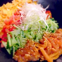 Snapdishの料理写真:鶏胸肉の漬け冷麺★|⁂G.O.U⁂さん