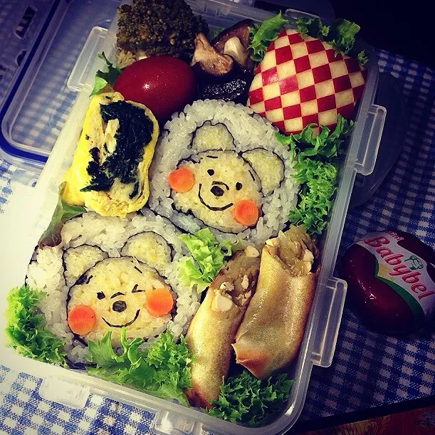 Snapdishの料理写真:Winnie the Pooh Rice roll Bento 💕 プーさん海苔巻き弁当|Yuka Nakataさん