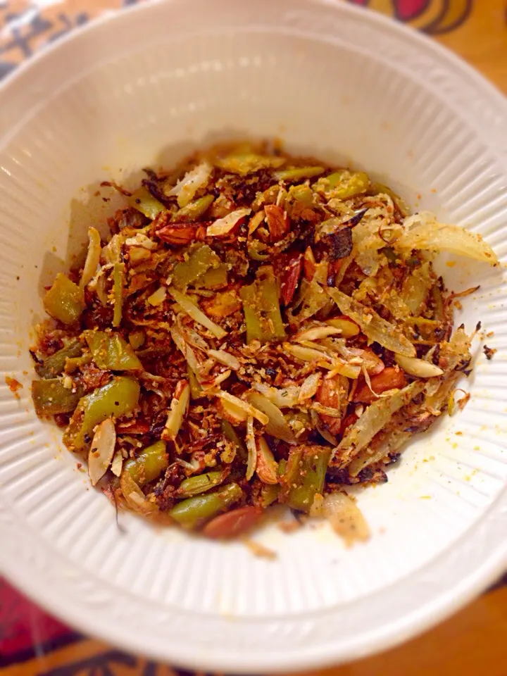 Beans with roasted onions and almonds|Samathaさん