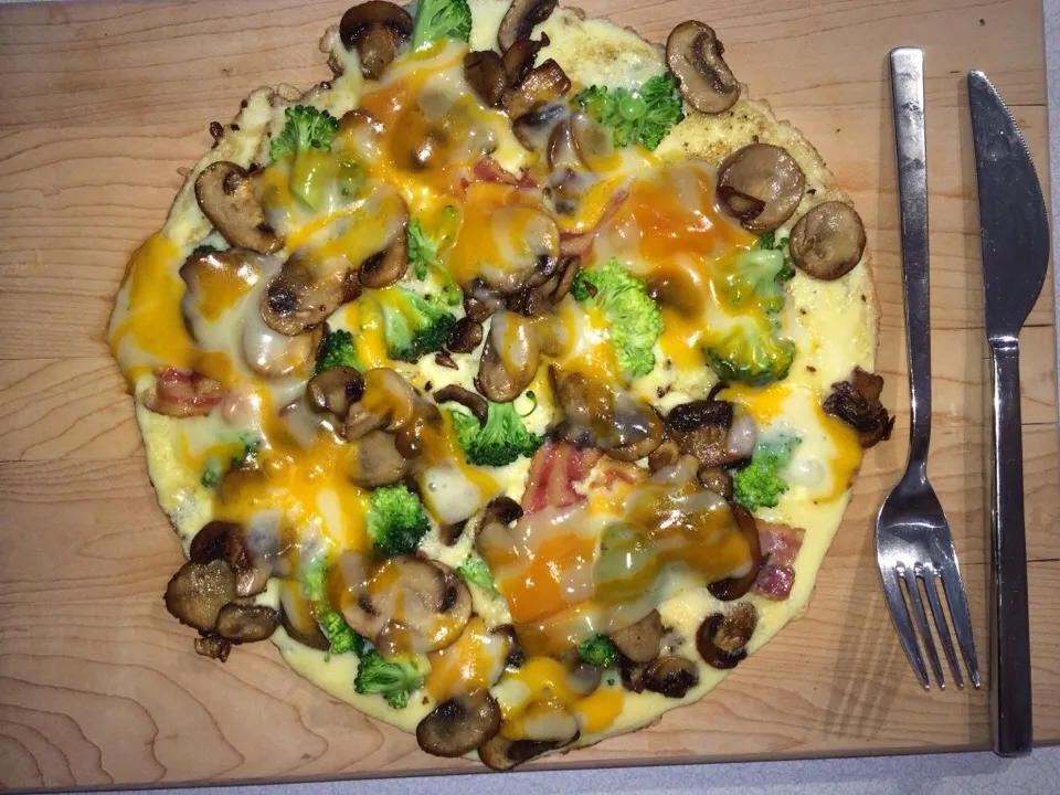 Snapdishの料理写真:Bacon, mushroom & broccoli omelette.|john rudolphさん