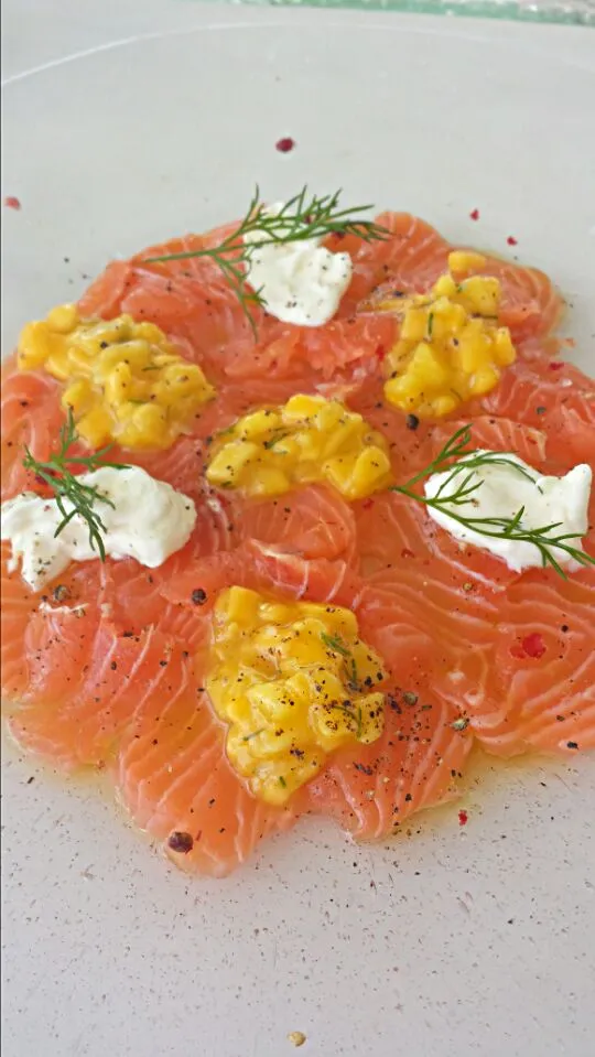 Salmon Carpaccio with Mango Salad, Creme Fraiche|Debbieさん