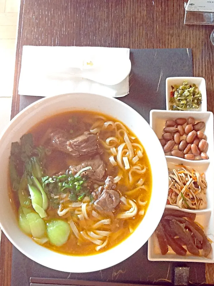 台湾の牛肉ラーメン|さとう かおりさん