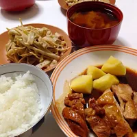 鶏ももの照り焼き、ごぼうのごまドレサラダ、サツマイモと大根の味噌汁|林檎雨さん