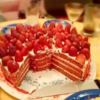 Snapdishの料理写真:Red Velvet Cake with strawberries on top ~|Bella Lovettさん