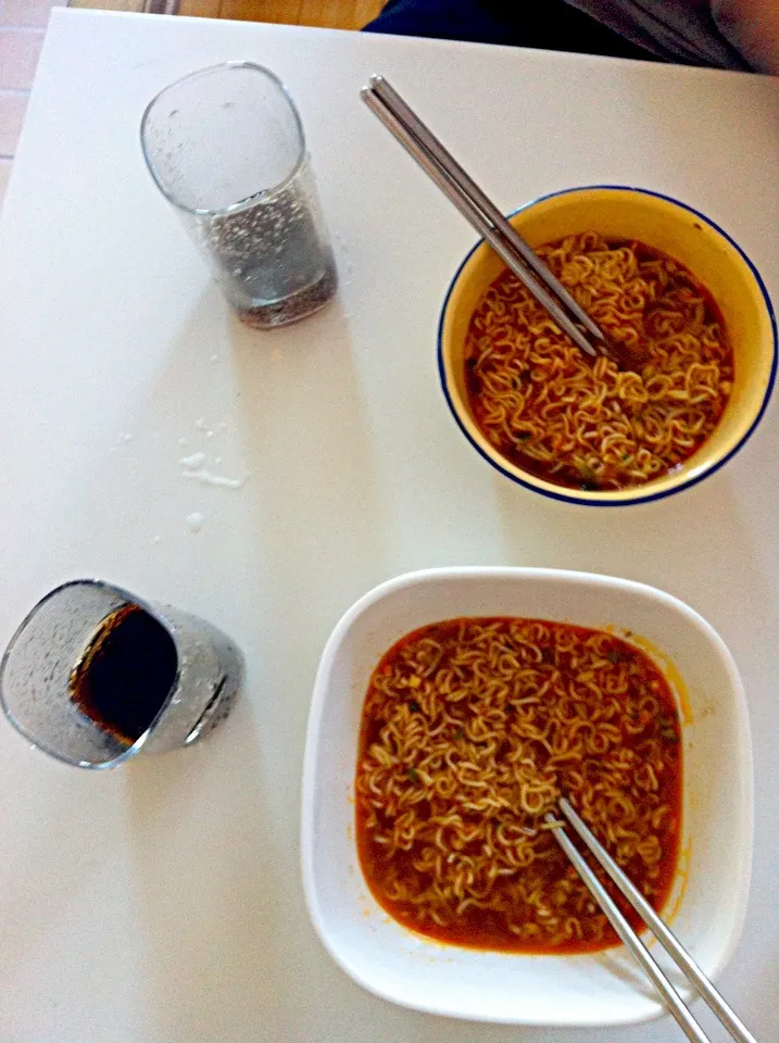 Snapdishの料理写真:instant noodles|Supernovaさん